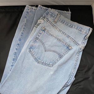 Vintage Levi’s 550 Fits like a 30 or 32 waist